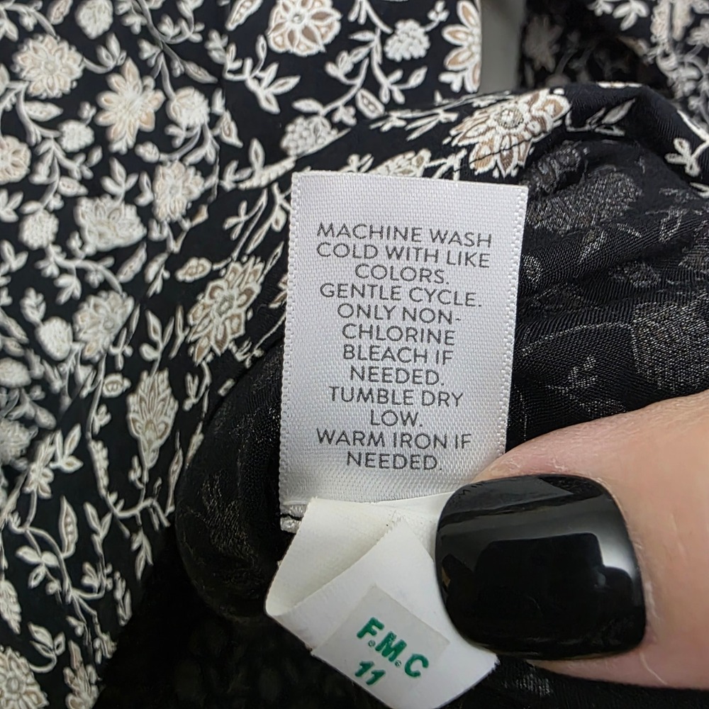J. Jill Black Floral Smocked Embroidered Neck 3/4 Sleeve Viscose Blouse Large - Picture 6 of 9